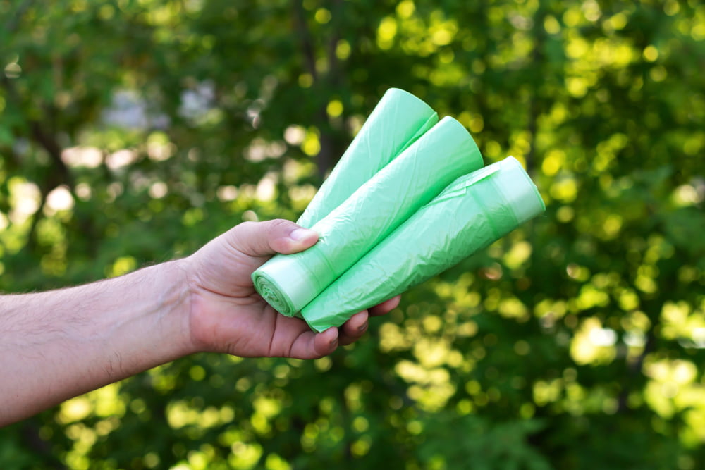 7 tips for using trash bags and cans effectively